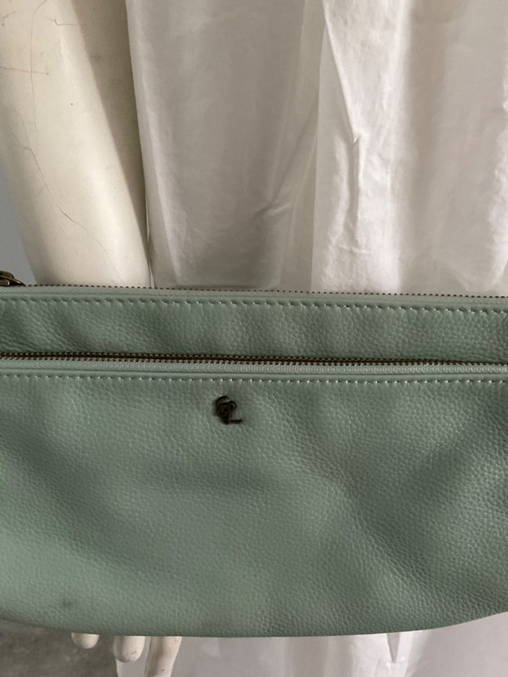 Elliott Lucca leather crossbody,green. - Picture 2 of 13